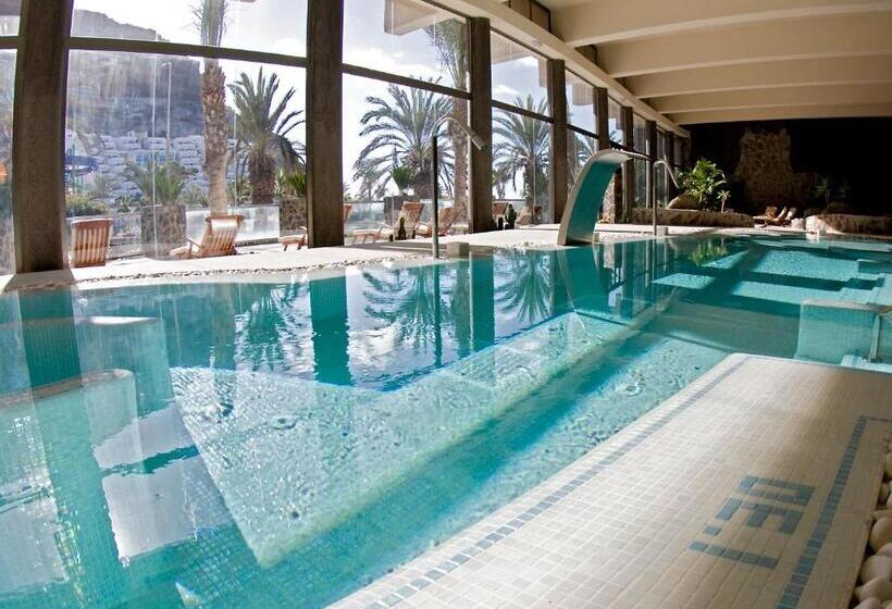 ホテル LIVVO Costa Taurito & Aquapark