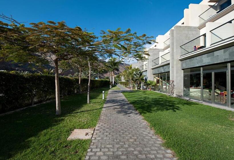 ホテル LIVVO Costa Taurito & Aquapark