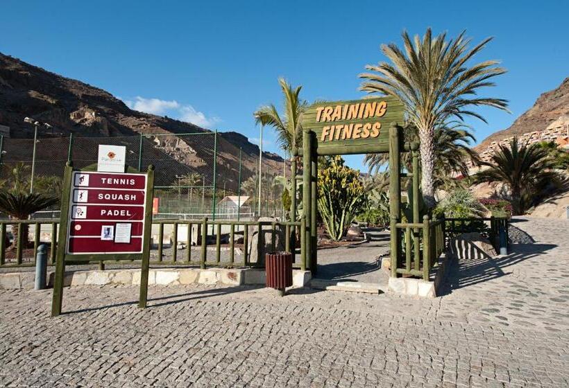 ホテル LIVVO Costa Taurito & Aquapark