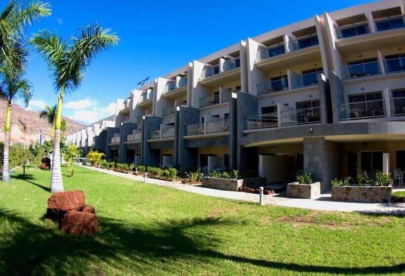 ホテル LIVVO Costa Taurito & Aquapark