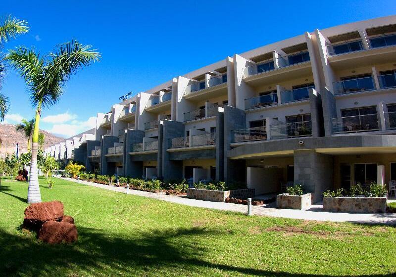 ホテル LIVVO Costa Taurito & Aquapark