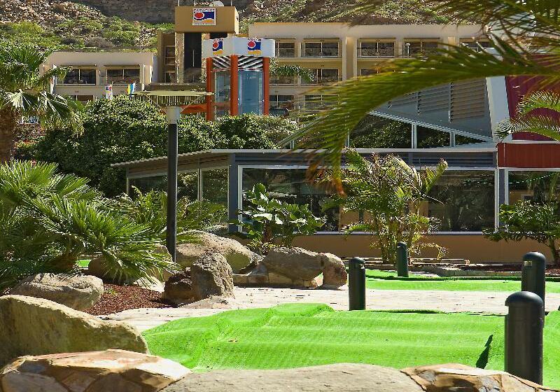 ホテル LIVVO Costa Taurito & Aquapark