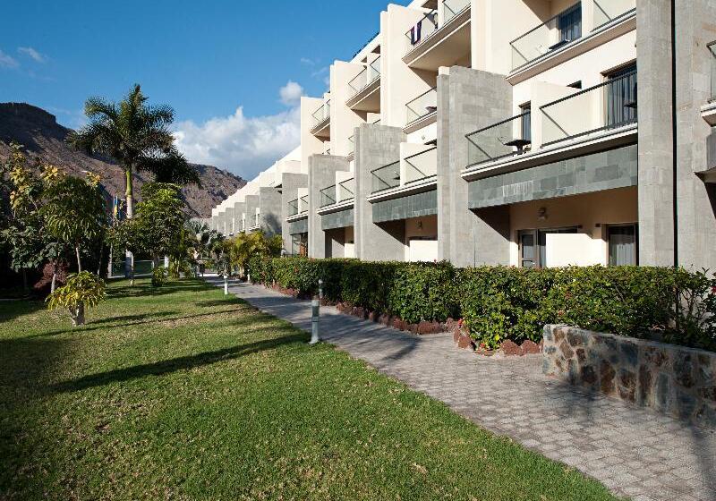 ホテル LIVVO Costa Taurito & Aquapark