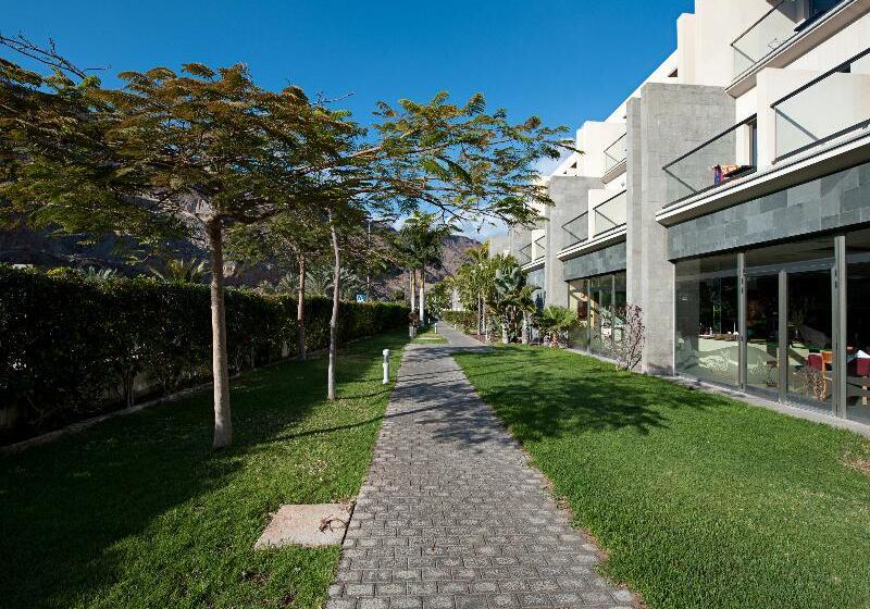 ホテル LIVVO Costa Taurito & Aquapark