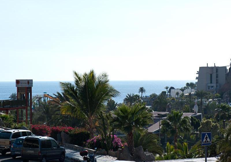 ホテル LIVVO Costa Taurito & Aquapark