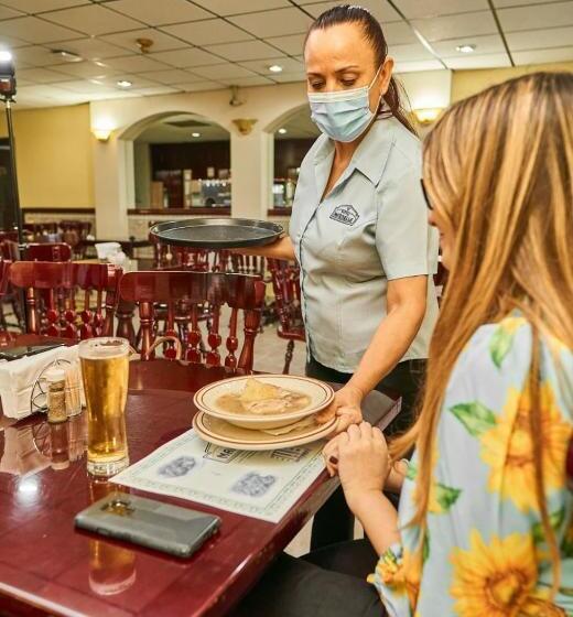 בית מלון כפרי Marbella