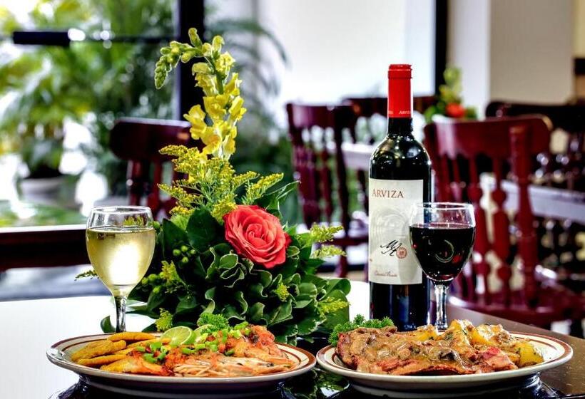 בית מלון כפרי Marbella