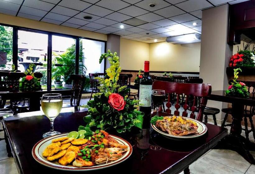 בית מלון כפרי Marbella