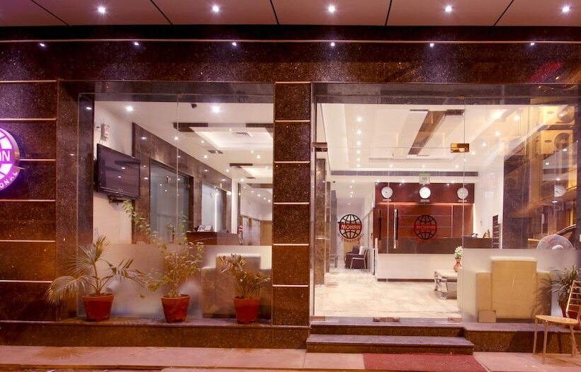 Отель Chowdhry Tourist Lodge   New Delhi Railway Station   2 Minutes Walk