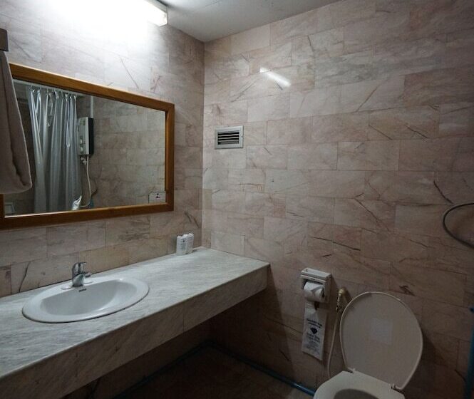 בית מלון כפרי Pailyn Phitsanulok