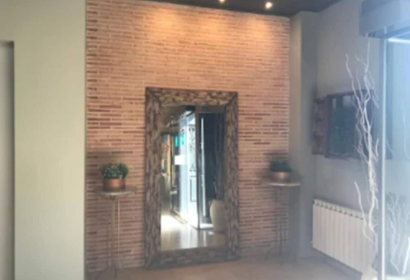 Отель Patilla Ciudad De Requena