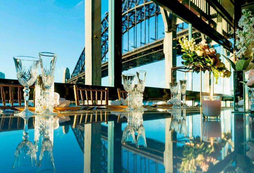 فندق Pier One Sydney Harbour, Autograph Collection