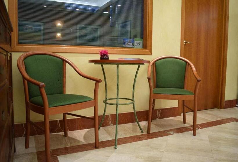 בית מלון כפרי President Pomezia