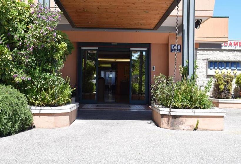 בית מלון כפרי President Pomezia