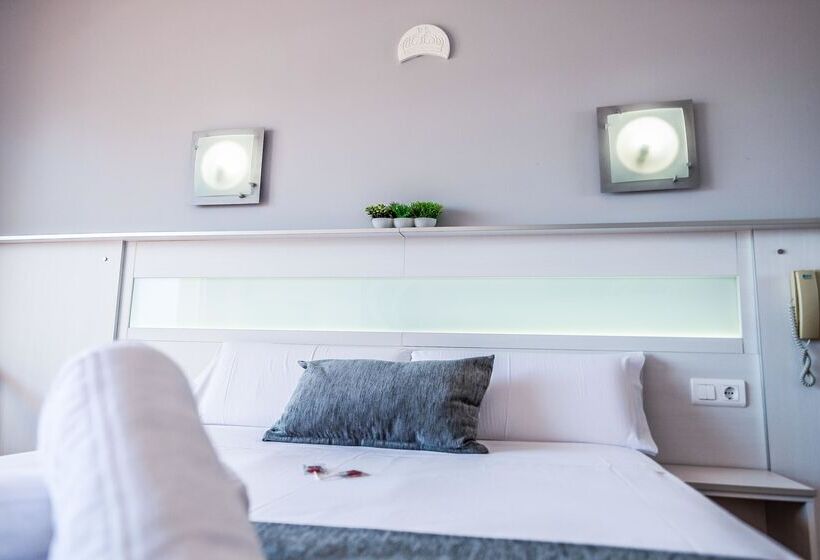 ホテル Princesa Solar 4 Adults Recommended