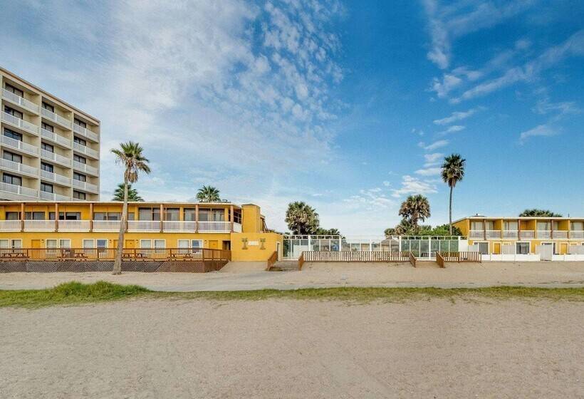 酒店 Quality Inn & Suites On The Beach