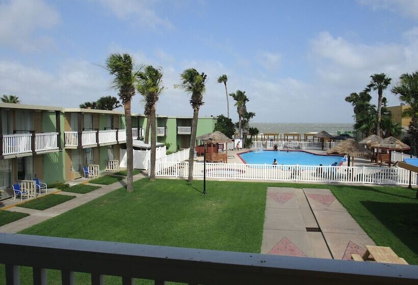 酒店 Quality Inn & Suites On The Beach