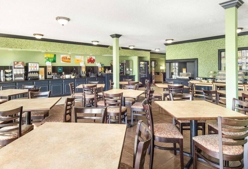 酒店 Quality Inn & Suites On The Beach