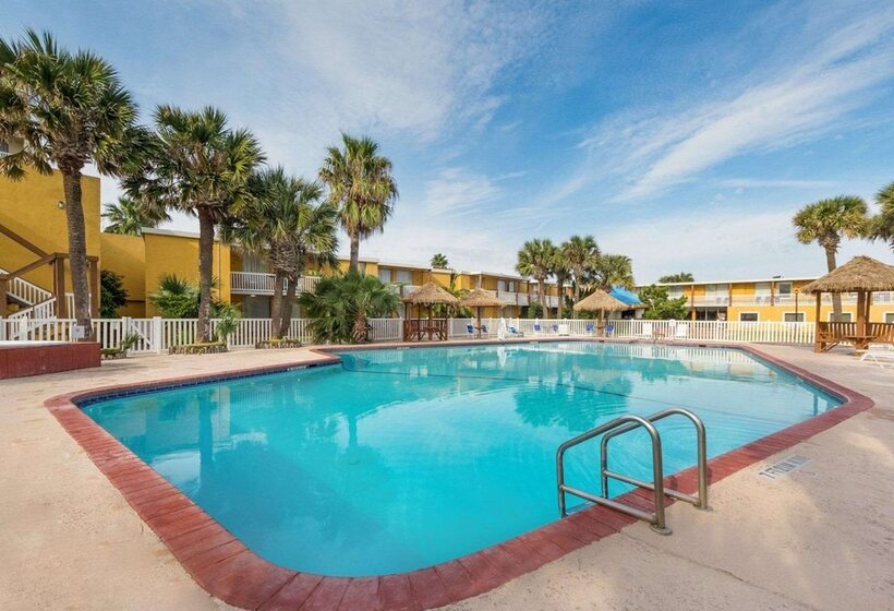 酒店 Quality Inn & Suites On The Beach