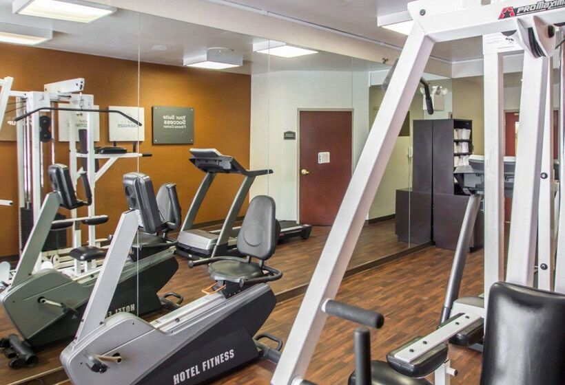 فندق Quality Suites Nyc Gateway