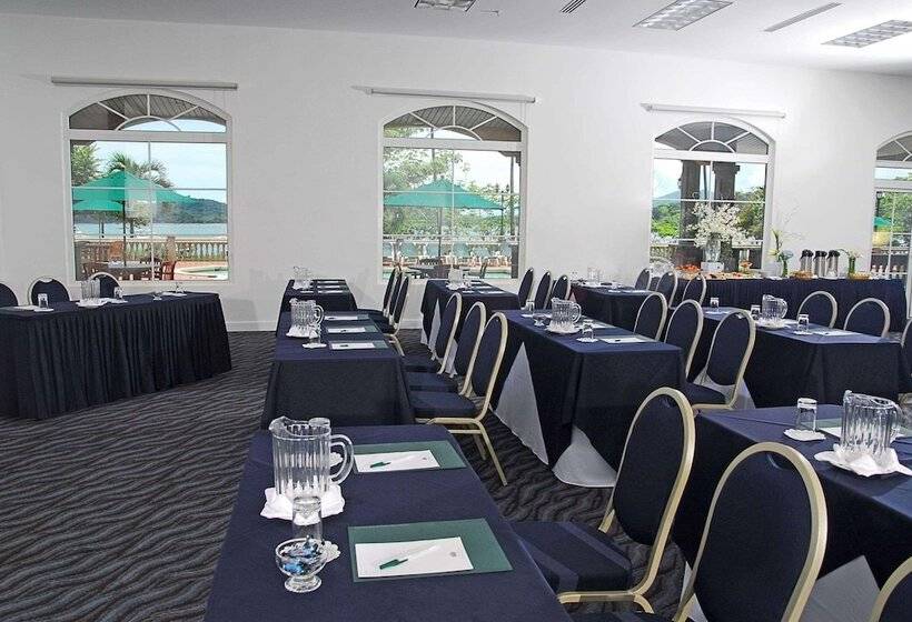 Radisson Hotel Panama Canal