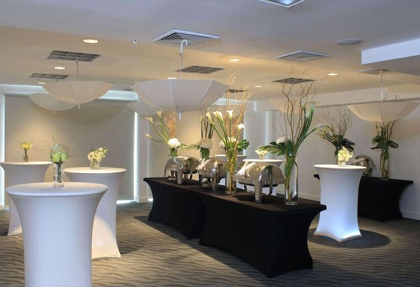 Radisson Hotel Panama Canal