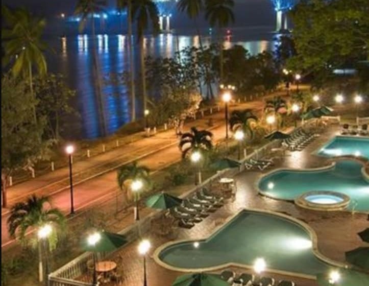 Radisson Hotel Panama Canal