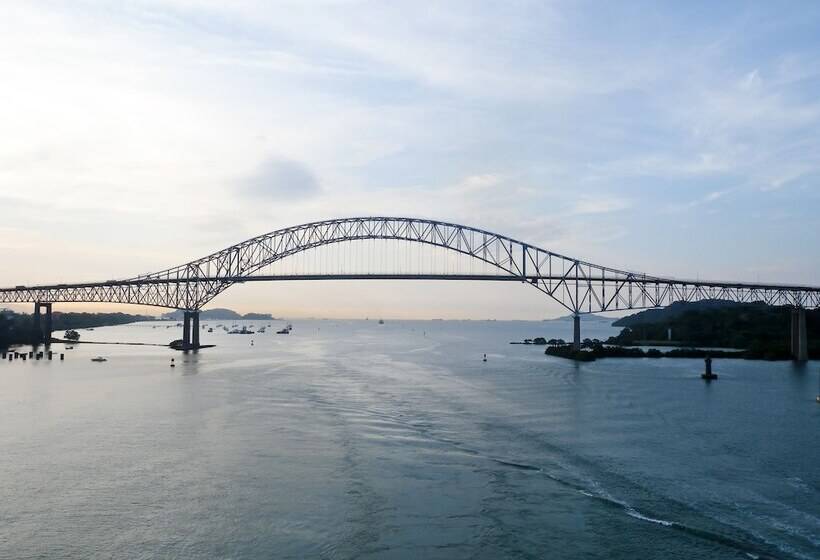 Radisson Hotel Panama Canal