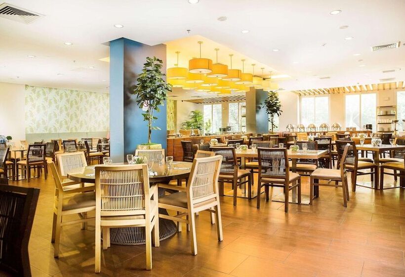 Radisson Hotel Panama Canal