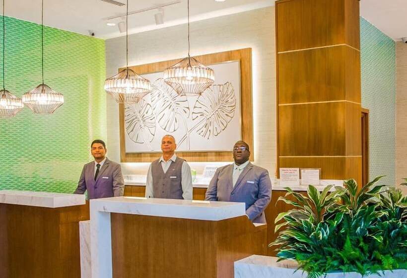 Radisson Hotel Panama Canal