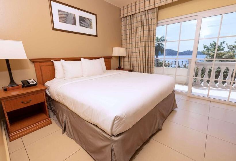 Radisson Hotel Panama Canal