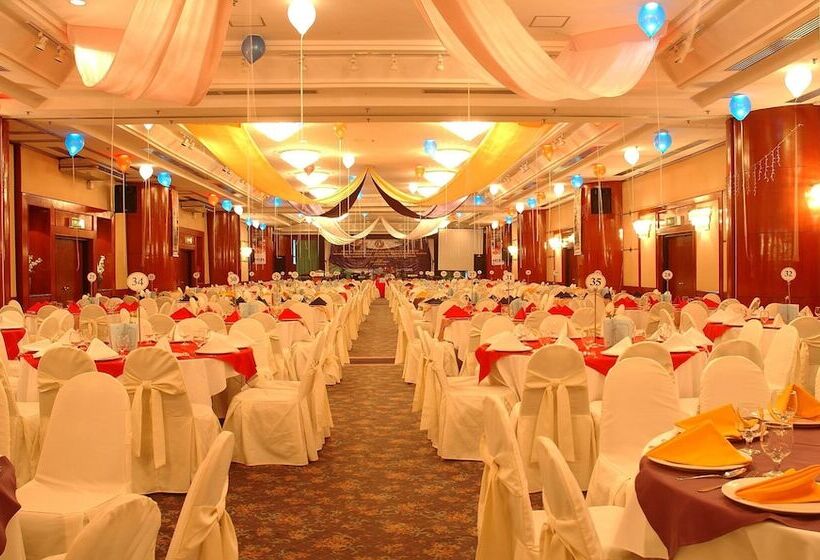 בית מלון כפרי Rainbow Paradise Beach Resort