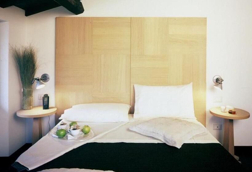 Отель Relais Villa d'Assio