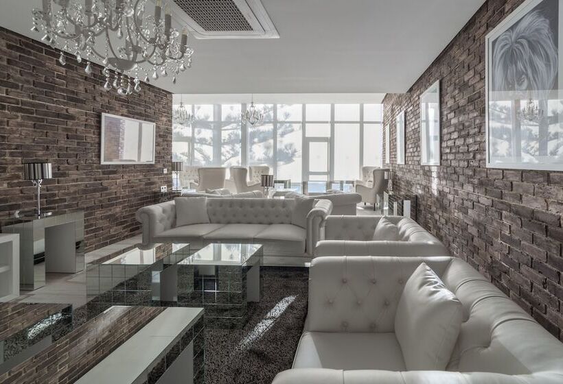 هتل Sandos Benidorm Suites