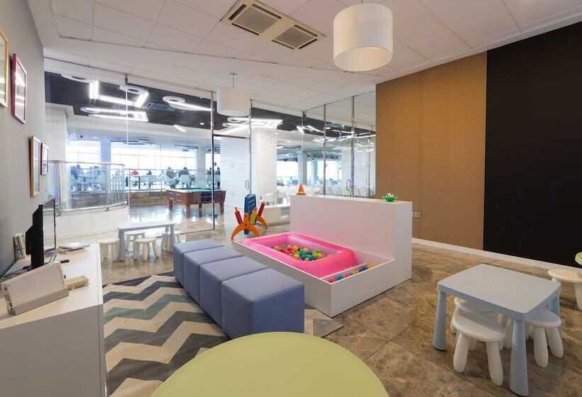 هتل Sandos Benidorm Suites