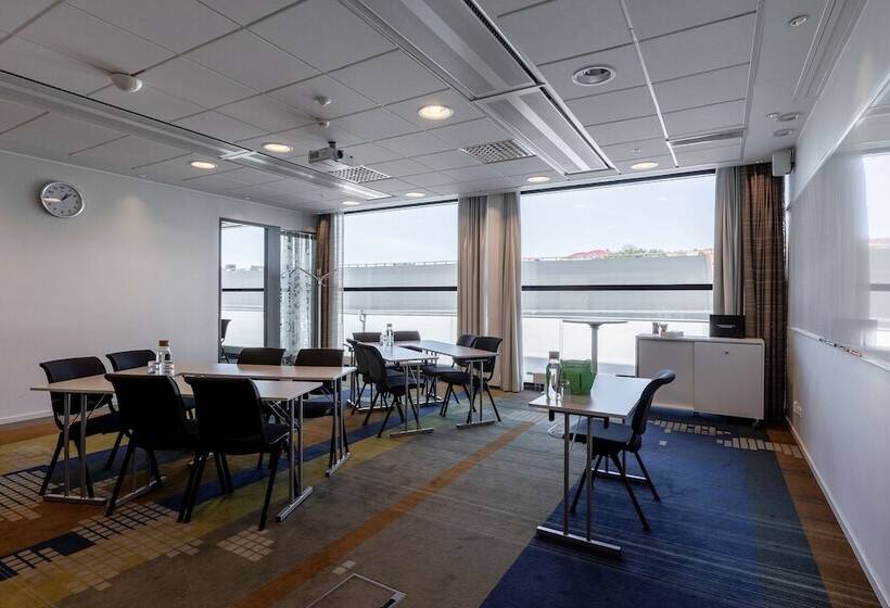 فندق Scandic Alvik