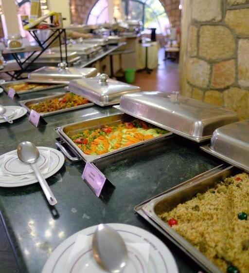 בית מלון כפרי Seti Abu Simbel Lake Resort