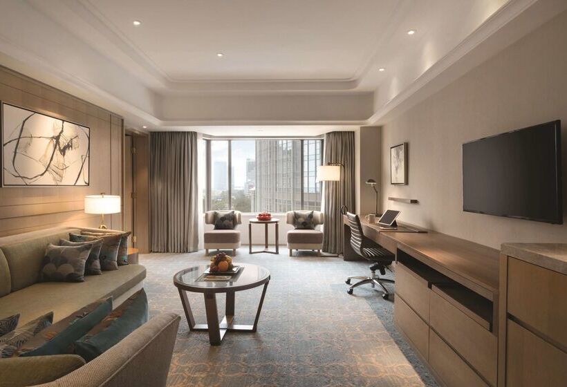 هتل Shangri La Qingdao   May Fourth Square