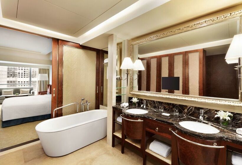 هتل Shangri La Qingdao   May Fourth Square