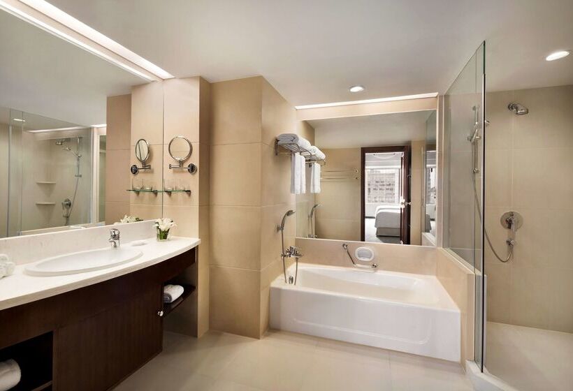 هتل Shangri La Qingdao   May Fourth Square