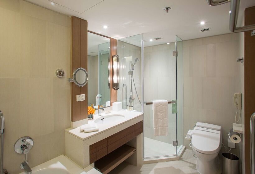 هتل Shangri La Qingdao   May Fourth Square