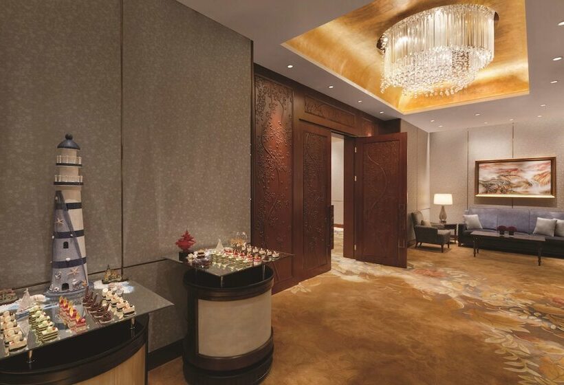 هتل Shangri La Qingdao   May Fourth Square