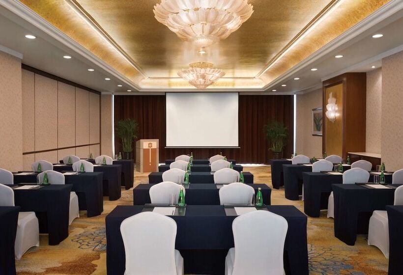 هتل Shangri La Qingdao   May Fourth Square