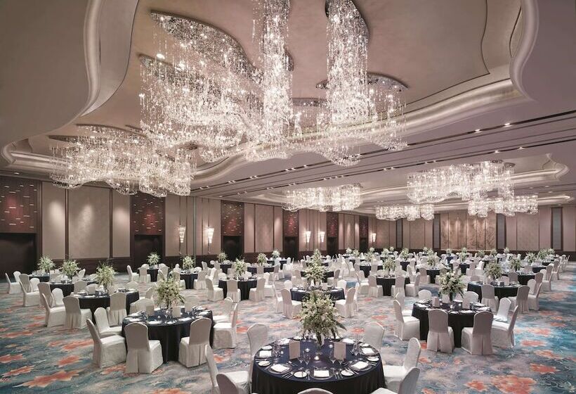 هتل Shangri La Qingdao   May Fourth Square