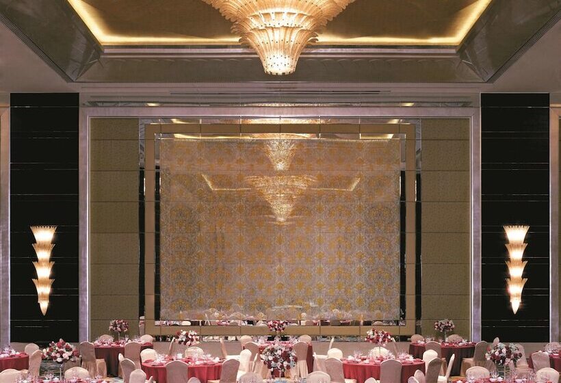 هتل Shangri La Qingdao   May Fourth Square