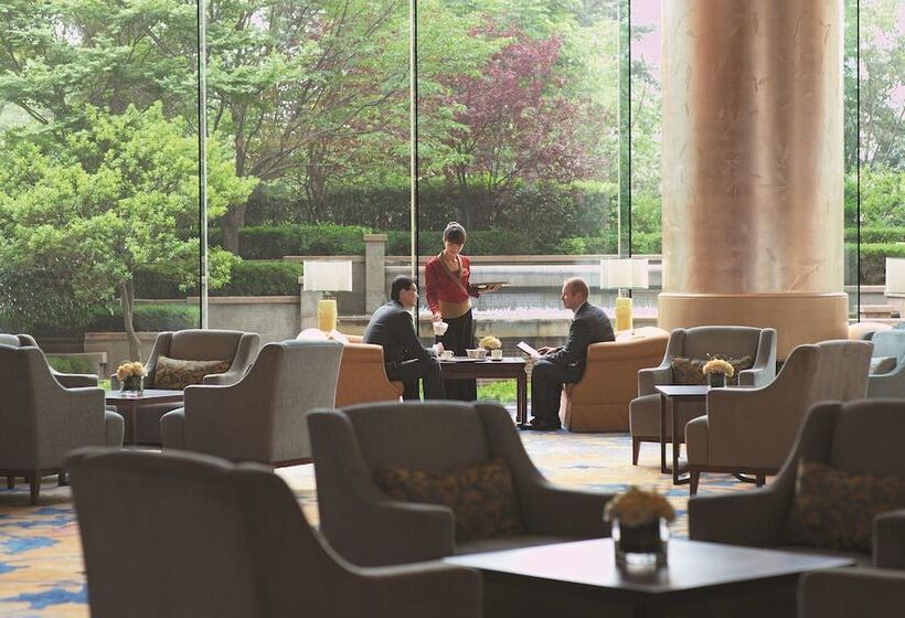 هتل Shangri La Qingdao   May Fourth Square