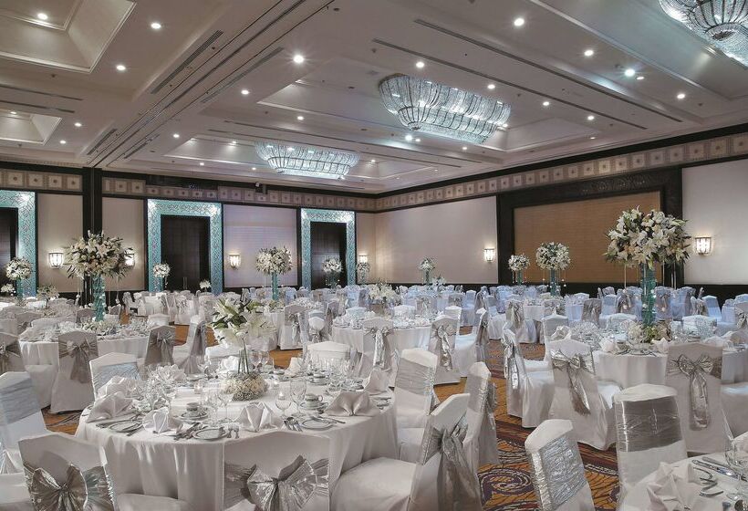 ホテル Shangrila Surabaya