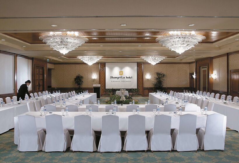 ホテル Shangrila Surabaya