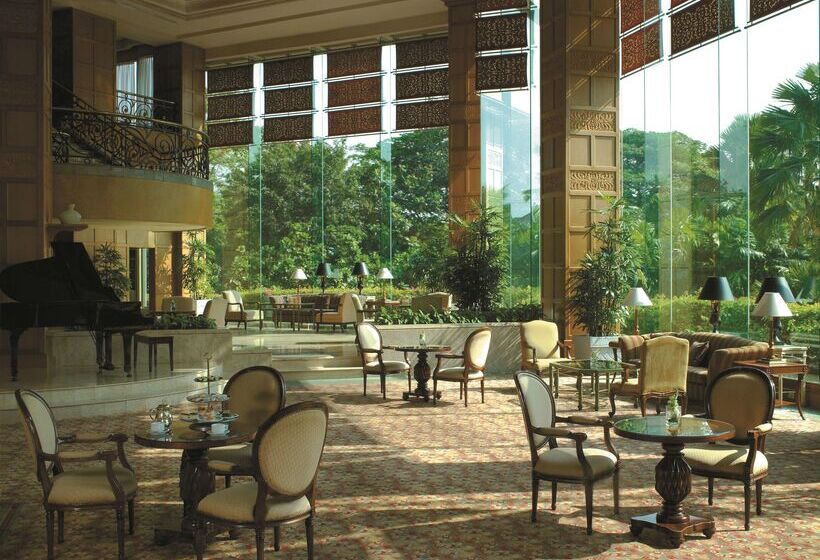 ホテル Shangrila Surabaya