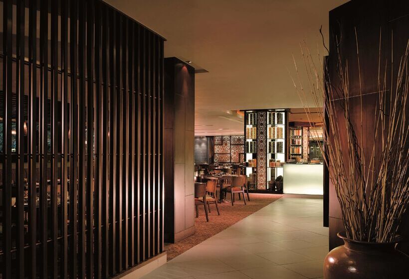 ホテル Shangrila Surabaya